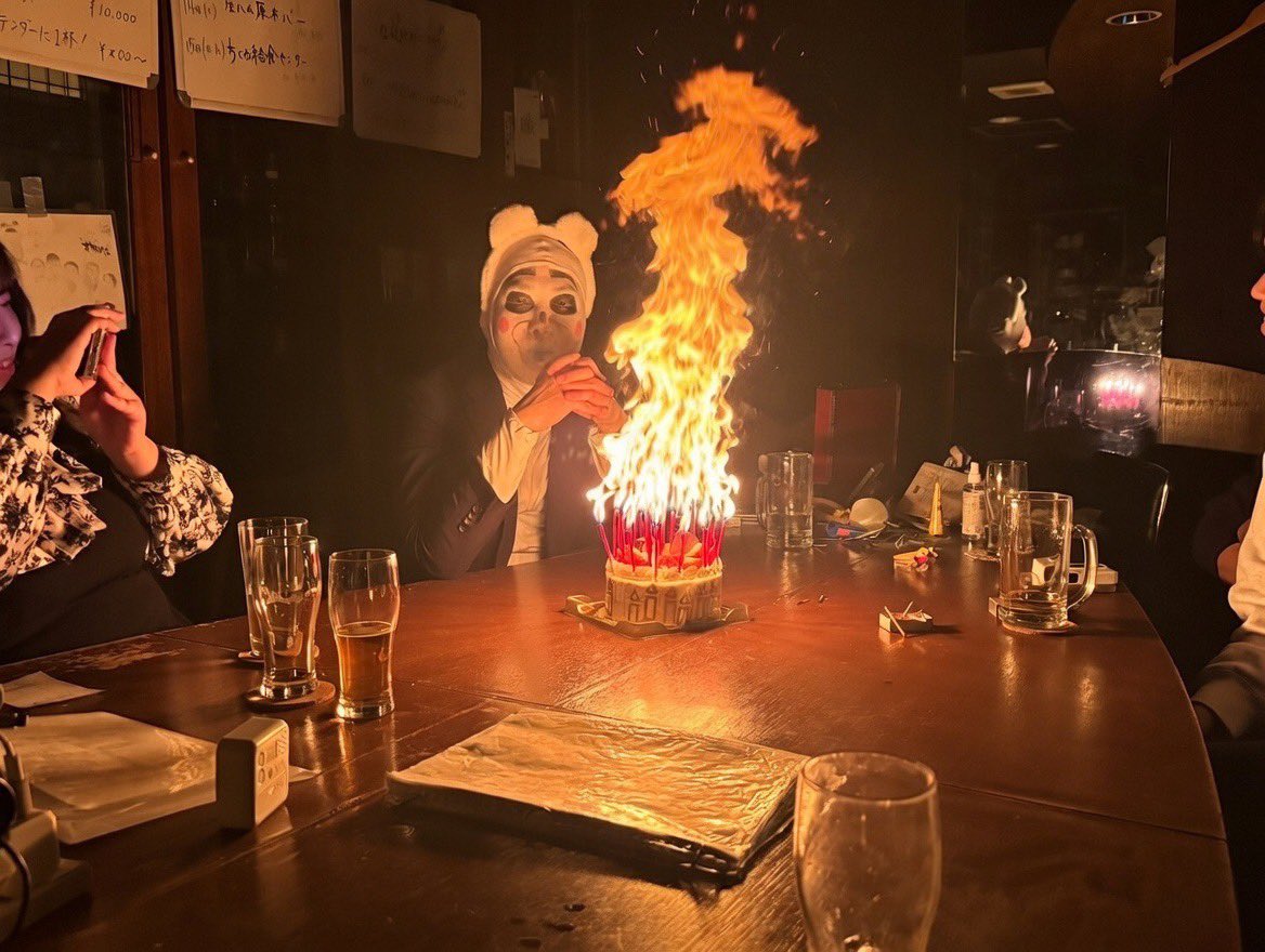 hasuhasudaze's tweet photo. 昨日は誕生日を祝いに来てくださりありがとうございました
たくさんの方からお祝いを頂きとても嬉しかったです( *´꒳`*)

これを機に28の年はもう少しちゃんとした大人になろうと思います https://t.co/LN8NbpItQC