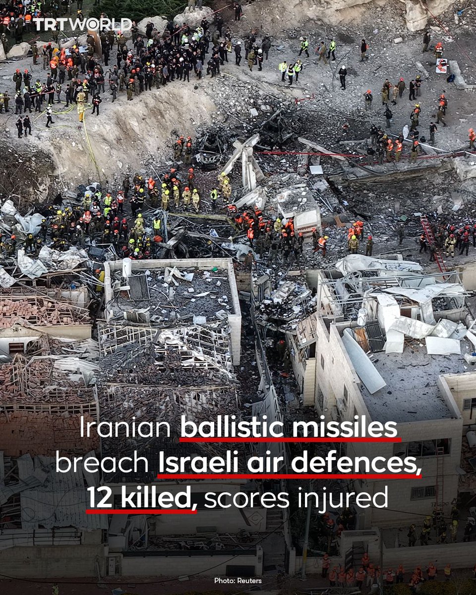 Iran fires volley of ballistic missiles at Israel, Beit Shemesh hit hard, at least 12 dead and dozens wounded nationwide as unrest escalates
trt.world/c1vz
#IranWar #Israel