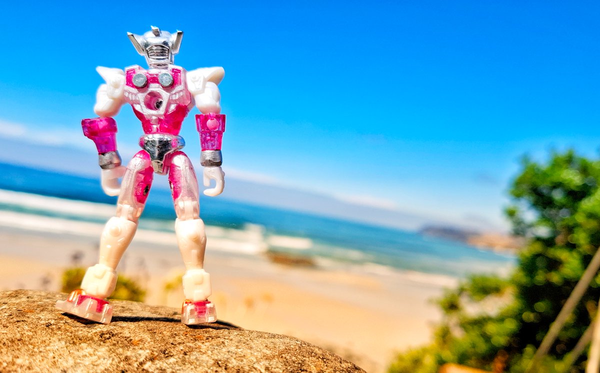 JomasterII's tweet photo. I'm currently on holiday. It feels nice to be at the beach again!
今は休暇中です。またビーチに来られて嬉しいです！
#microman #toyphotography #retrotoys #ミクロマン　＃レトロトイ https://t.co/lq7YgDDT5n