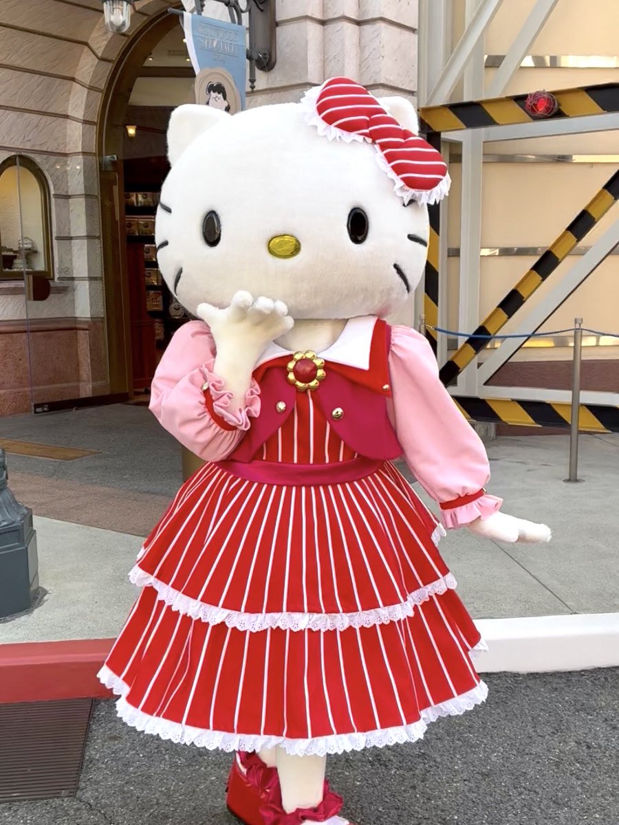 わぁー❣️ 新しいキティちゃんの衣装可愛いね💕 早く会いに行きたいな