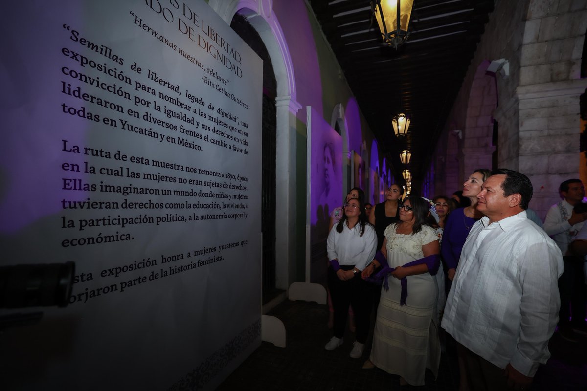 huachodiazmena's tweet photo. Esta noche iluminamos de morado el Palacio de Gobierno en el marco del Día Internacional de la Mujer. También inauguramos la exposición “Semillas de Libertad, legado de dignidad”, en homenaje a yucatecas que marcaron la lucha por sus derechos.

La muestra puede visitarse durante marzo en los bajos del Palacio de Gobierno.