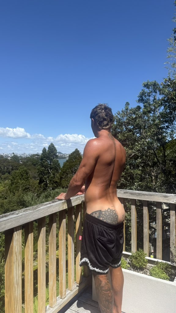 kyle_uncensored's tweet photo. RT if you want the naked version 👀 https://t.co/j6t5nxgUUl