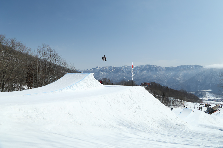 snownavi's tweet photo. 3/1(日)の つがいけ のゲレンデレポートをアップしました。
https://t.co/vrMvZnrZFz
#スノーナビ #hakubavalley #COWDAY https://t.co/UKn4eOEuUt