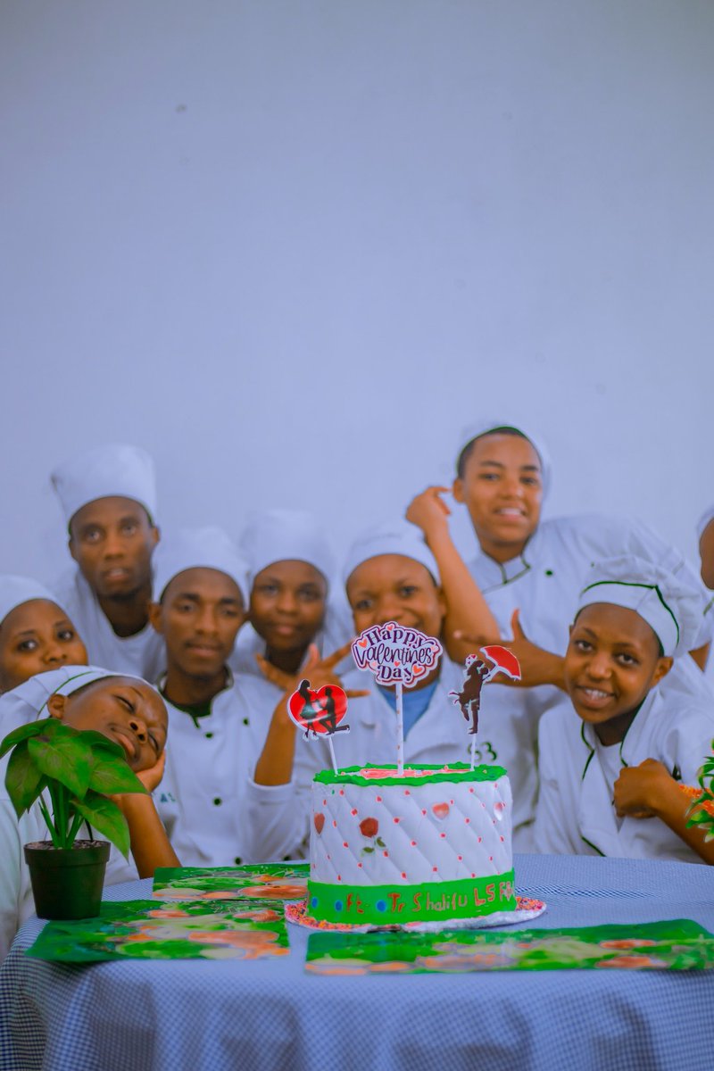 gitisitss's tweet photo. Sweet skills in action at Gitisi TSS! 🎂✨ Level 5 Food &amp; Beverage Operations students showcased their creativity and precision by baking a delicious cake during practical training. Hands-on learning at its best! 👨‍🍳💛 #GitisiTSS #FBO #CulinaryArts #TVET #HandsOnSkills https://t.co/IL7uO4e3EM