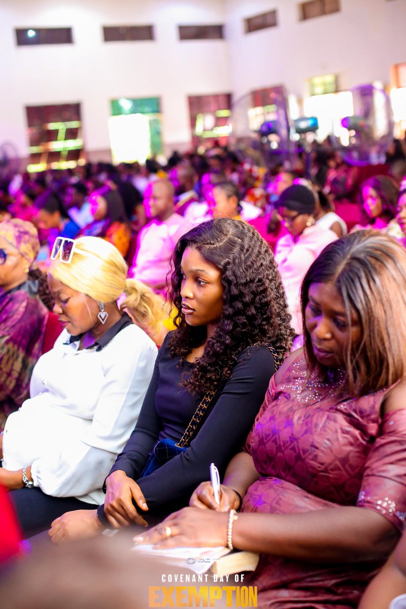 LFCBENIN's tweet image. A Powerful Word Session at our Covenant Day of Exemption Service blessed the congregation 

#Wordsession
#CovenantDayofExemption
#LfcSapeleroadBeninCity