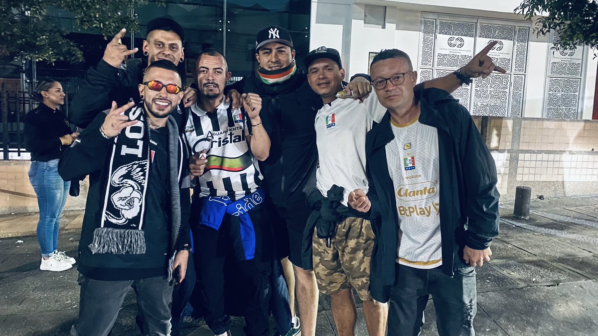 Esteban52063143's tweet photo. DESCO11TROL 🇮🇹 https://t.co/BZyFC6VXUj