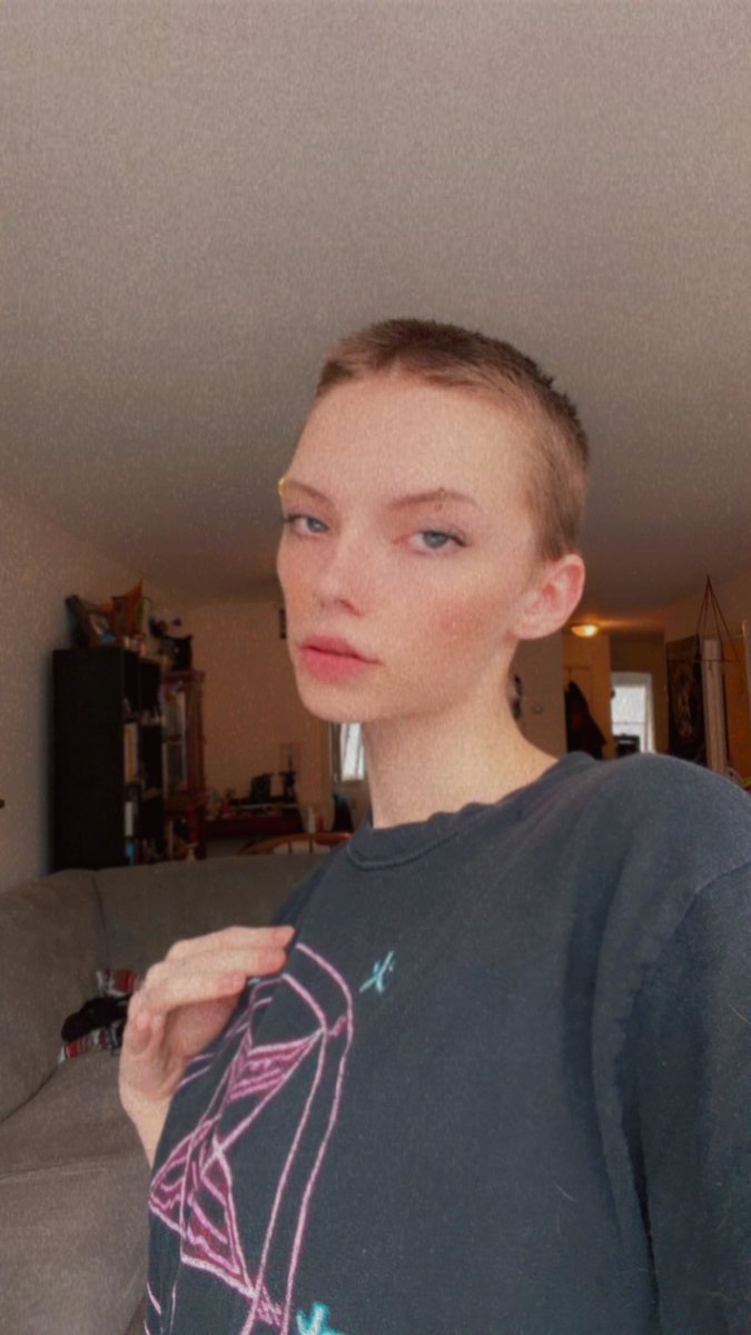 Violet_Succubi's tweet photo. Had two PERFECT darlings send $100 today 🤭 what little pig is gonna out do them? https://t.co/fVC1mGjtFC