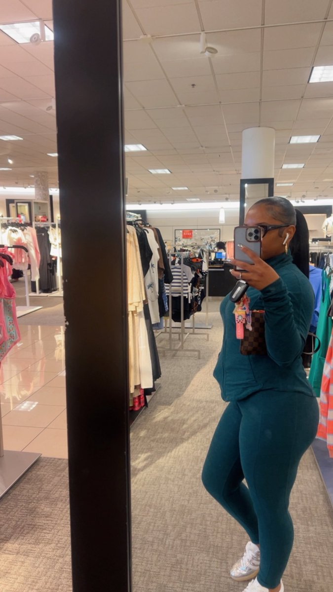 K‎ᥫ᭡ tweet media