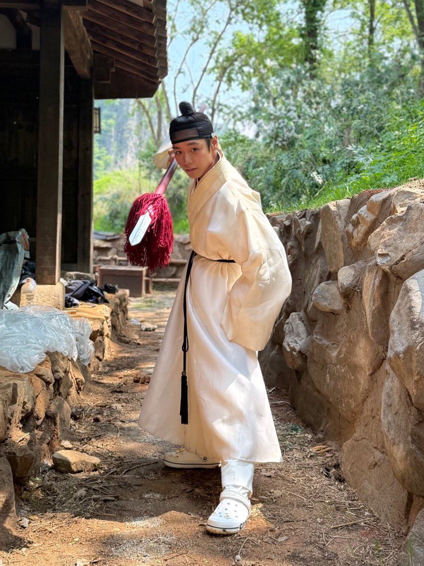 급기야 처소를 직접 지키는 이홍위