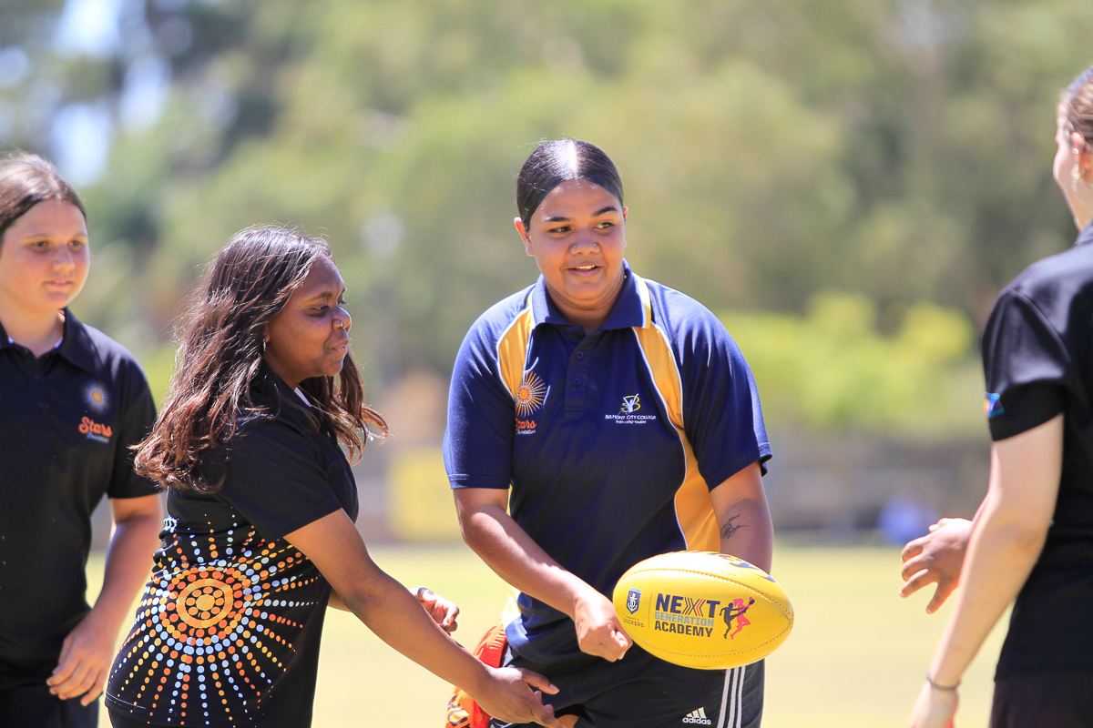 Stars_AU's tweet photo. 38 students from 8 Stars Foundation programs in WA completed a Foundations @AFL  Coaching Course with  @freodockers and WA Football in Perth. Students engaged with men's and women's AFL players and completed an AFL @coaching qualification.
#FirstNations #healthylifestyles @AFL https://t.co/b1B8dW4MKA