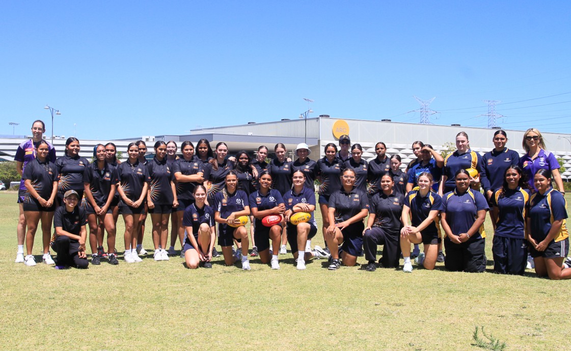 Stars_AU's tweet photo. 38 students from 8 Stars Foundation programs in WA completed a Foundations @AFL  Coaching Course with  @freodockers and WA Football in Perth. Students engaged with men's and women's AFL players and completed an AFL @coaching qualification.
#FirstNations #healthylifestyles @AFL https://t.co/b1B8dW4MKA