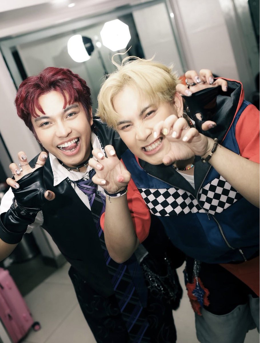 my ketchup x mustard duo 😙❤️