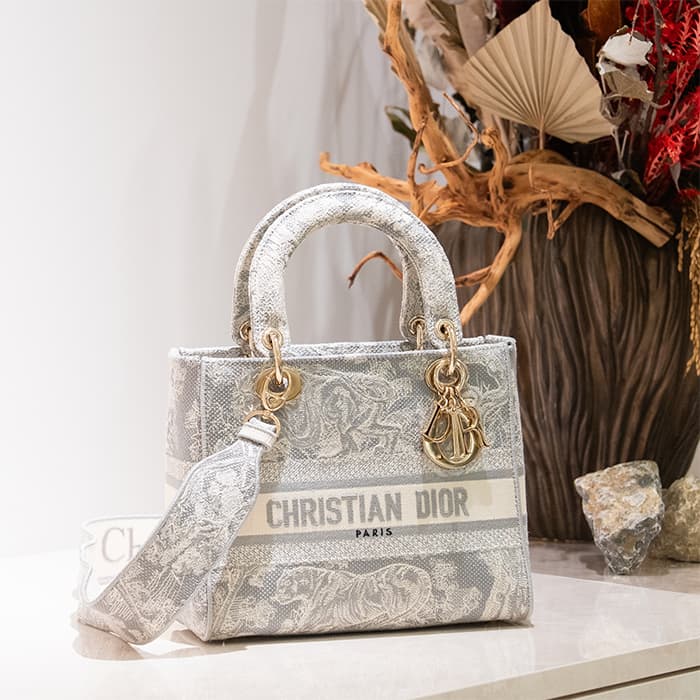 新品オリバーガル　定価162800円　LVシャネル　エルメス　グッチ Dior