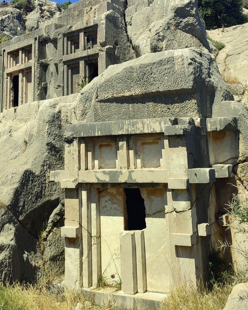derek__olson's tweet photo. Precision ruins near Antalya, Turkey 
📷 voice of ruins https://t.co/6n4glh15mD