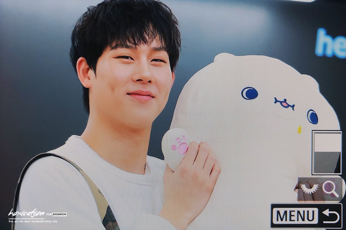 허시케이션 tweet media