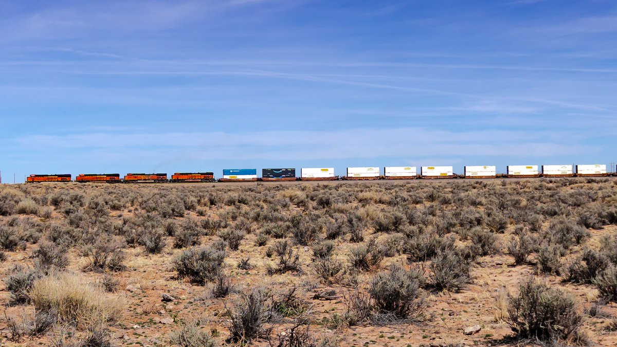 NewMexicoDrive's tweet image. BNSF Train running through Belen NM #trains #newmexico #nmdrive