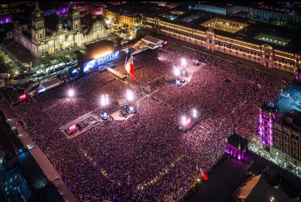 :#Ar2Reflexión🦎🤔:
Ojalá que toda esta gente que asistió al concierto de Shakira mañana tenga un Metro funcionando al 100, tenga agua en sus casas, no se queje de que le robaron un autoparte, que circule en calles libres de baches, que su familiar desaparecido haya aparecido,