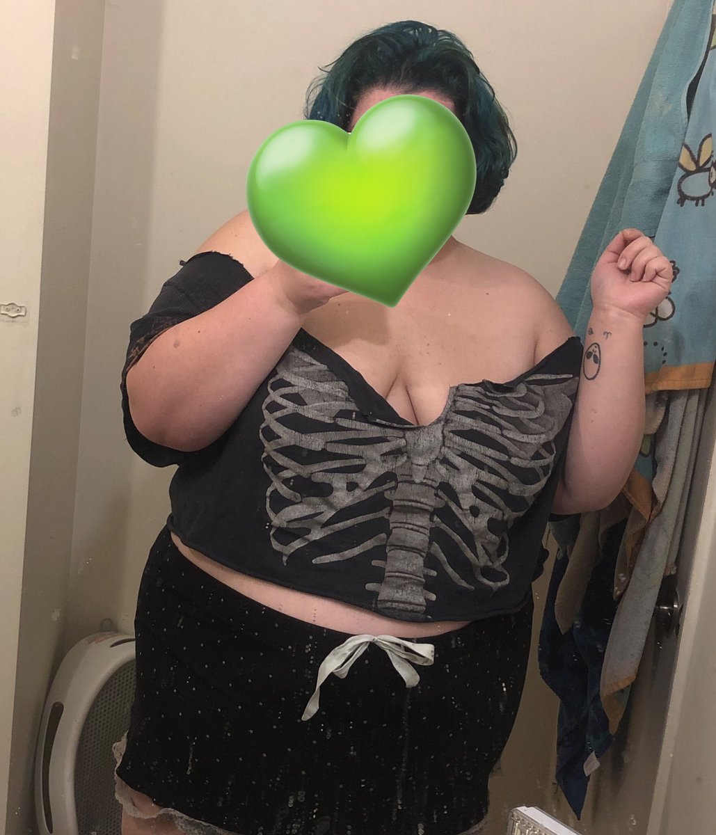 fattiddiedfrog's tweet photo. I’m still hot incase you forgot 
They/Them https://t.co/NUzrPoWDrV