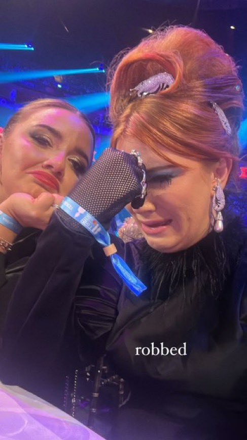 allurequinn's tweet photo. it’s an ongoing joke… she’s actually a real funny woman😭😭 https://t.co/HxiFXiTVYw