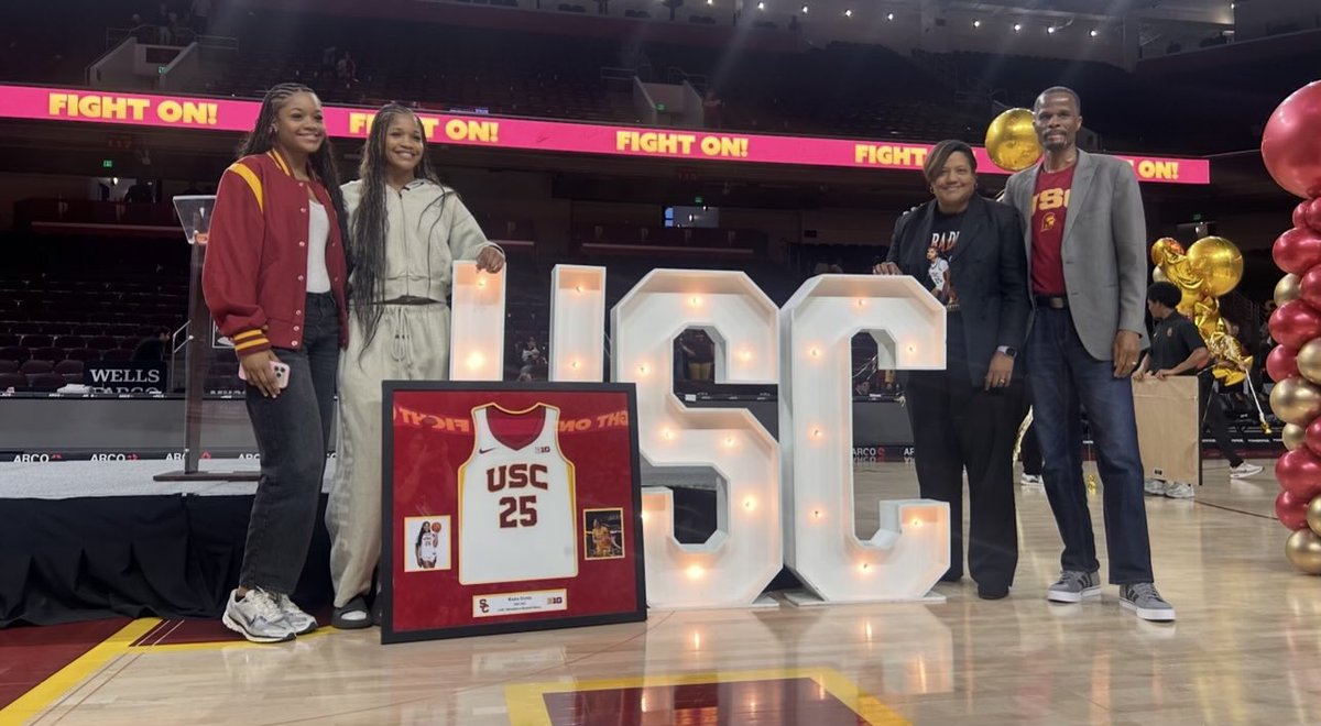 Stephanie Dunn tweet media