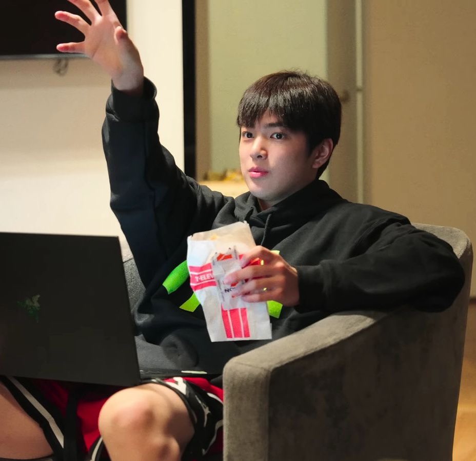twnti3s 🦊 GO SEONGHYEON ! tweet media