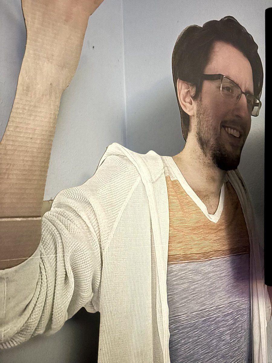 sUwUicidal_'s tweet photo. @xenoweilder @Deakstiny Taking the opportunity to show that I have the other one https://t.co/oKAMzNRlGc