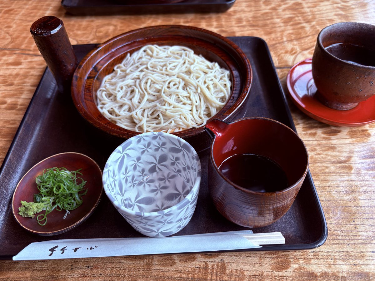 えみた tweet media