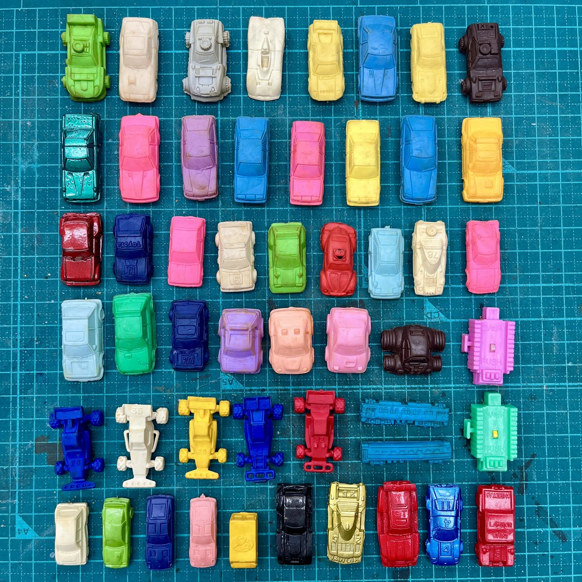 入荷品です。 本日はスーパーカー消しゴム。 自分もガチャガチャ20円