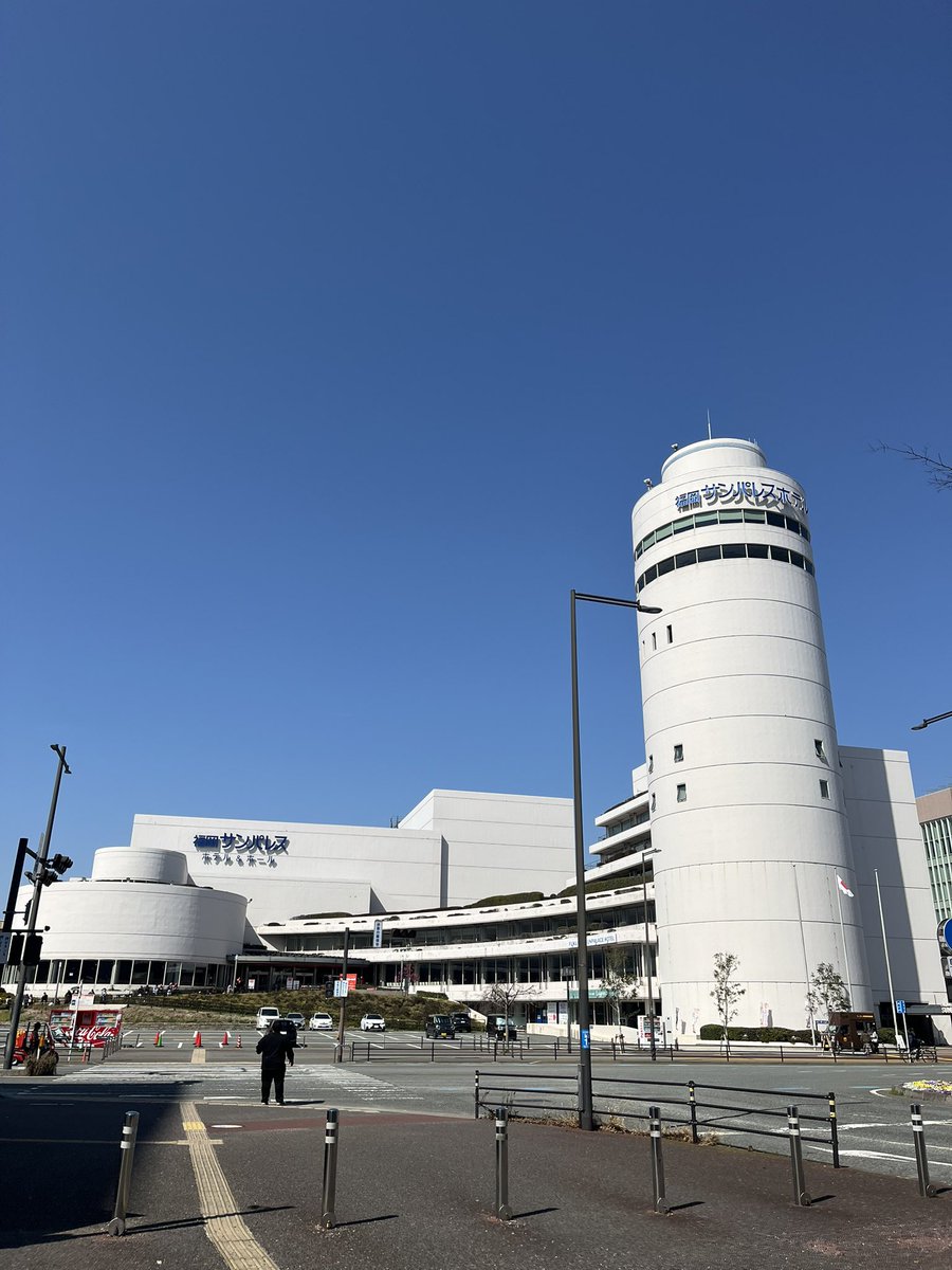 Fsukinamono's tweet photo. SHISHAMOファイナルツアー2026
さよならボヤージュin福岡✈️
ひとりで福岡まで行けちゃうのはチームSHISHAMOの皆様と、しゃもサポさんたちが優しさと愛でできてるからです🥲♡最前、音響もライトアップもすごくて…川崎をまた体感できて、幸せでした!!!
大泣き！大感謝！
#SHISHAMO https://t.co/DLhrkin8Yq