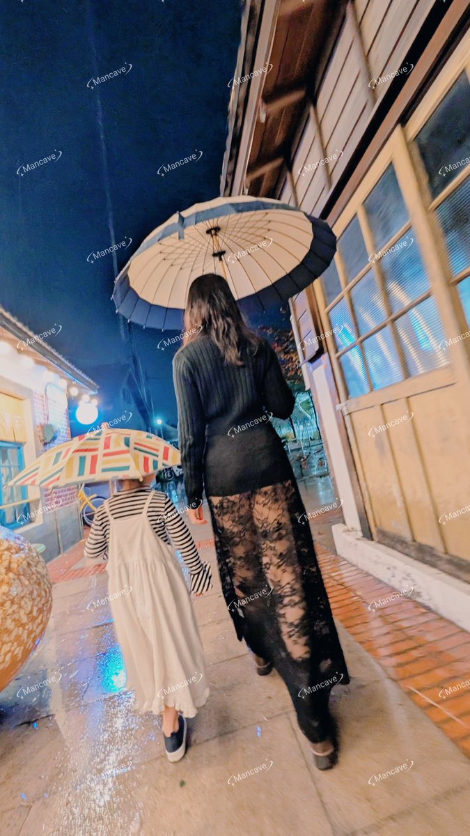 古色古香，搭配蕾絲有點70.80年代的感覺