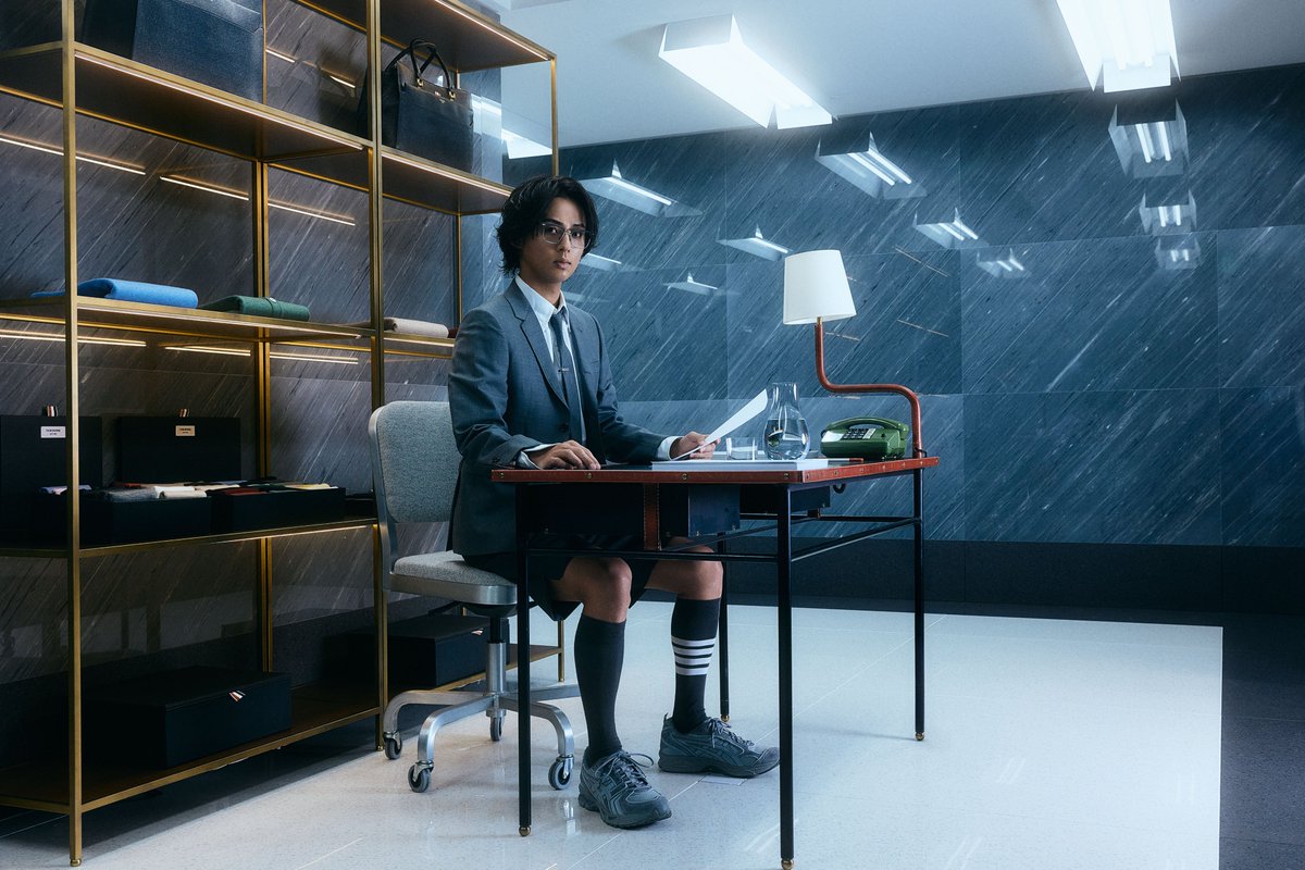 【新着】藤ヶ谷太輔 meets THOM BROWNE GEL-KAYANO 14。一歩踏み出して見えた新しい世界。（PR）

fashionsnap.com/article/thom-b…