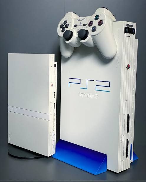 PS2 looks so good in white