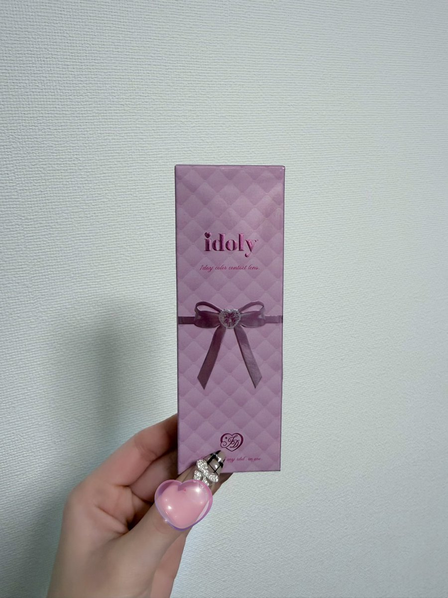 うるちゅるカラコンが可愛すぎる🥺💞 光に当たるとさらに透明感が増し