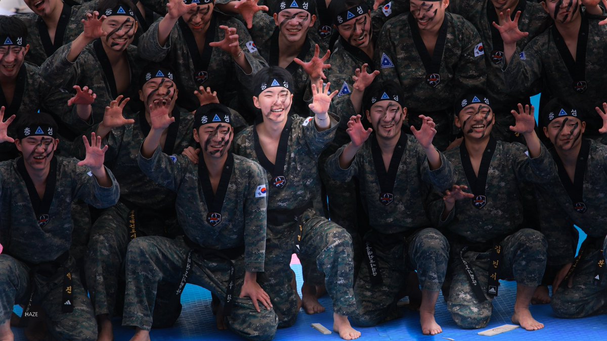 ๐๐๐๐ tweet media