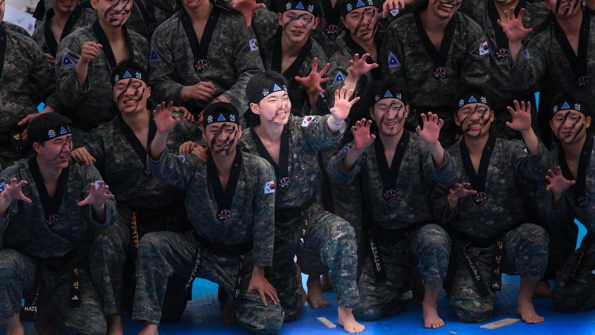 ๐๐๐๐ tweet media