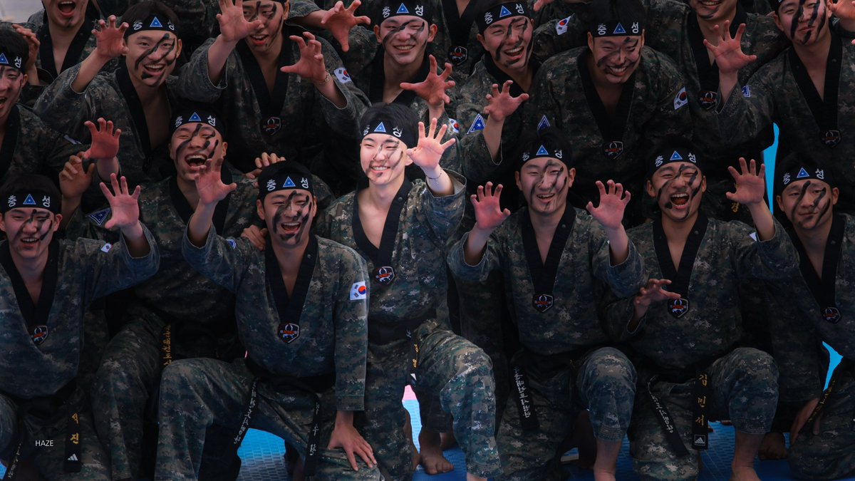 ๐๐๐๐ tweet media