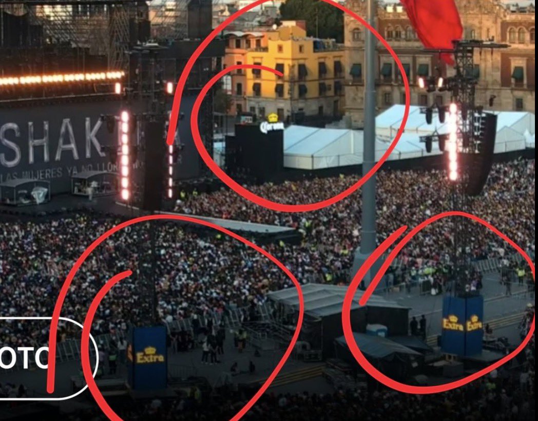 Había logos de Corona en el escenario, en las pantallas, había carpas, edecanes, promotoras, vaya, hasta en la torre Latino pusieron publicidad, pero este güey pensó que Shakira iba a salir con una caguama.