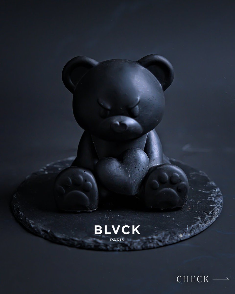 黒いハートを抱えた、テディベア。 【BLVCK TEDDY ROSE HEART】 アール