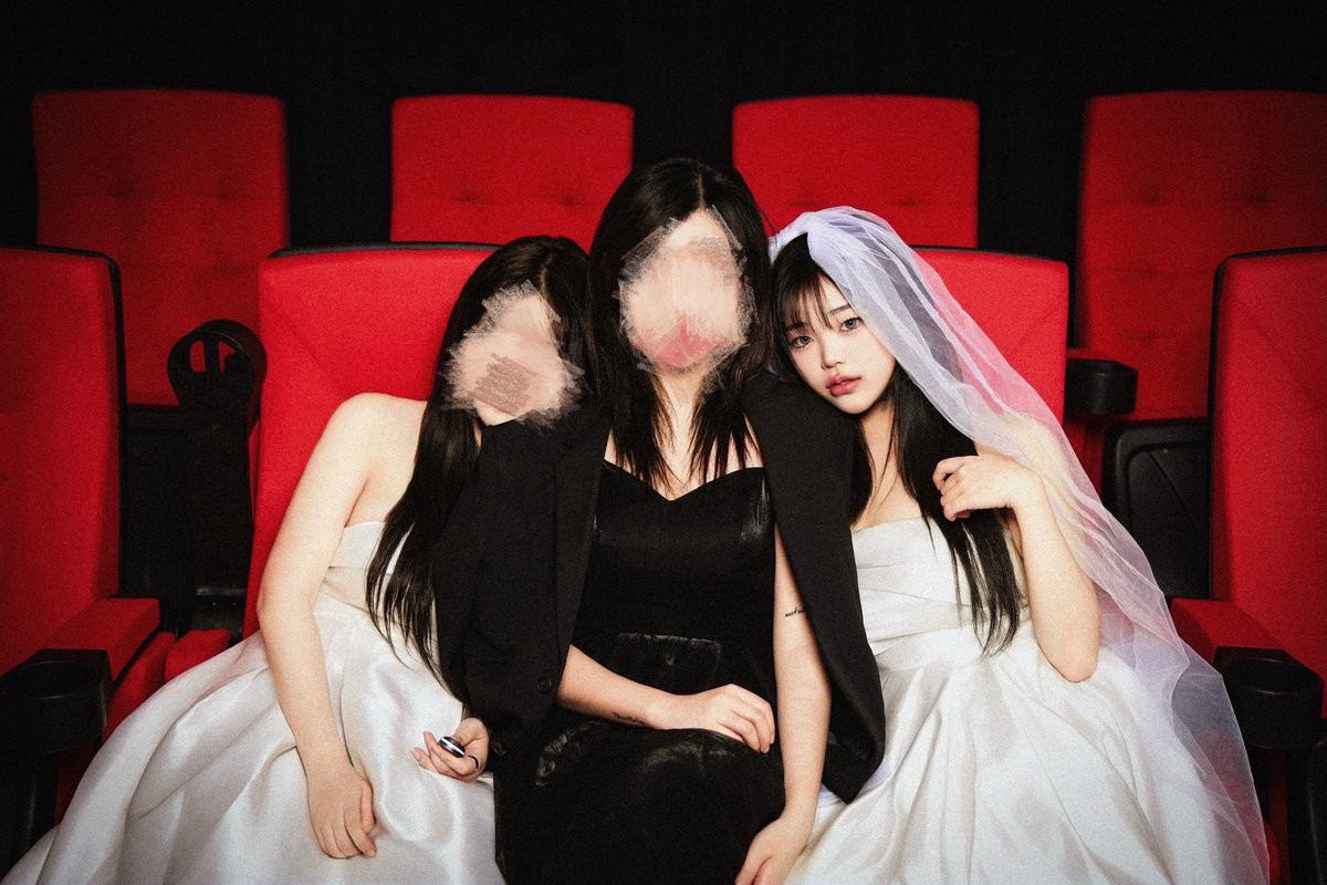 드레스 입고 놀았어요
