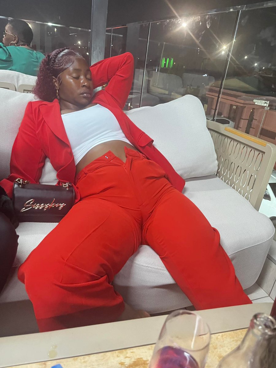 VillageGuluva's tweet photo. After eating pap at groove. 😫🤭 https://t.co/8dXWbxTDXB