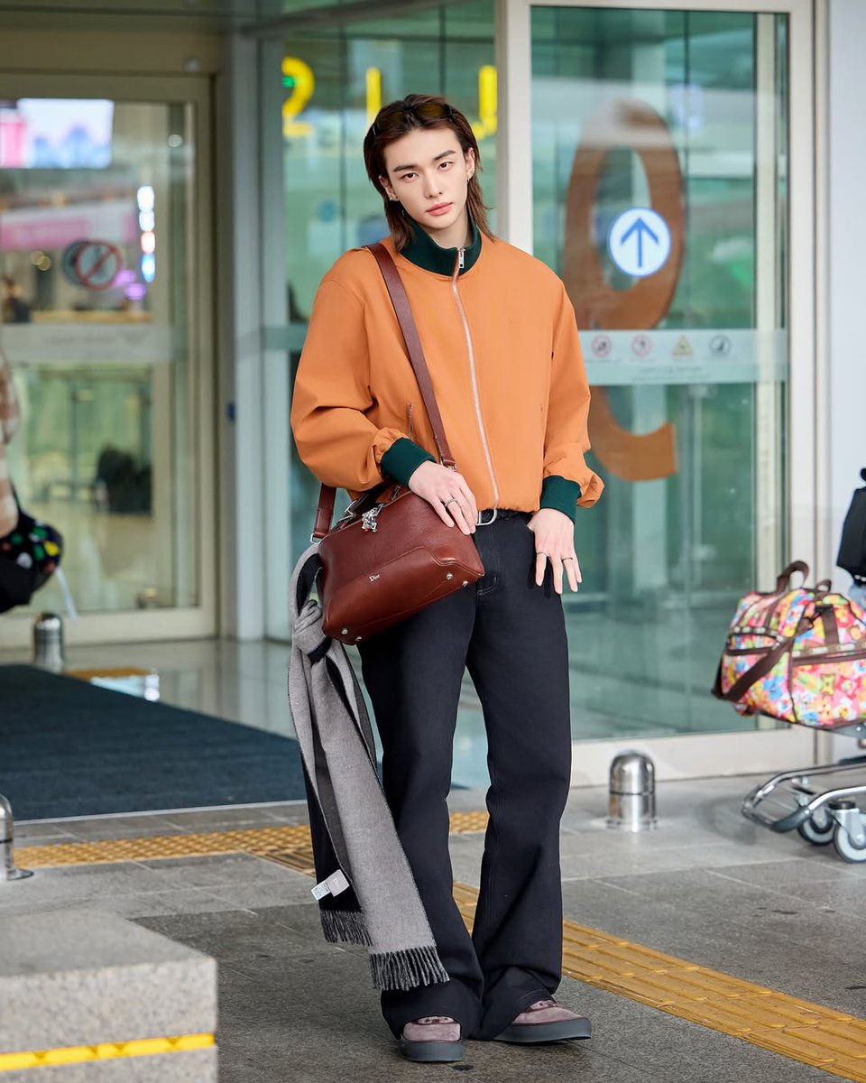 bs0873077's tweet photo. Since this is his 2nd pfw for Dior as a guest, let's make him shine more...

🎯100 replies and 50 Retweets 

A BIENTOT HYUNJIN
#HYUNJINxDiorPFW @Dior 

Everyone we need to work hard, this is our first mission today... https://t.co/Ng6KVyhg4F