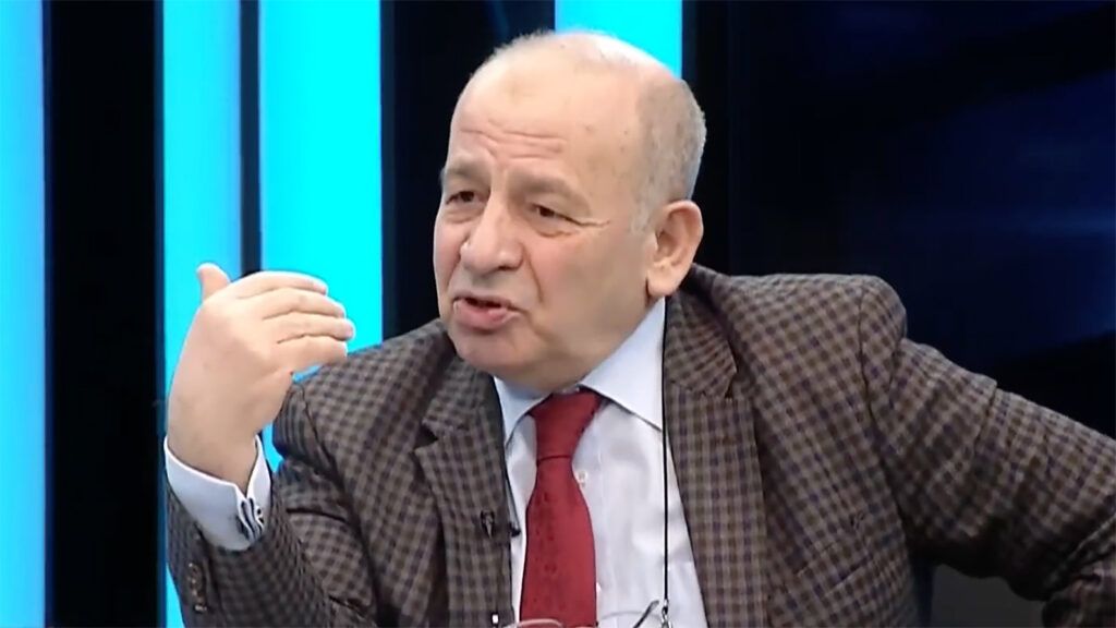 velev_news's tweet photo. Özgenç’ten ‘Fetö’ paylaşımı: ‘Somut suç olmadan suçlu damgası vuruldu, yeniden yargılama için düzenleme yapılmalı’

https://t.co/hzd6tNwP2x https://t.co/Ni24bH9PDt