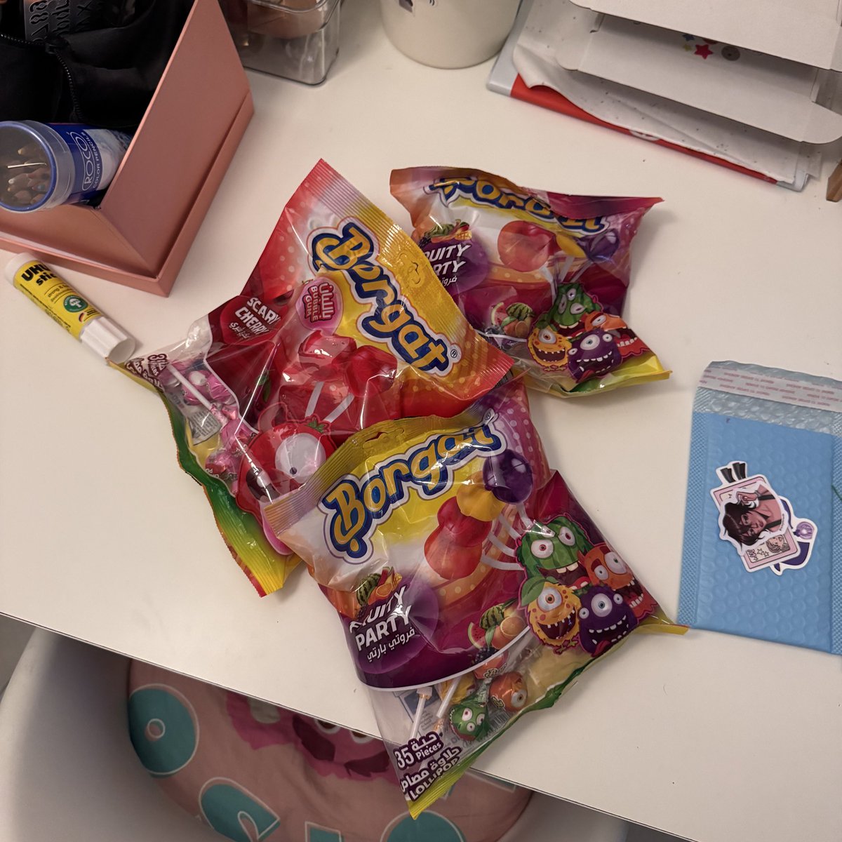 تومي ثريدز tweet media