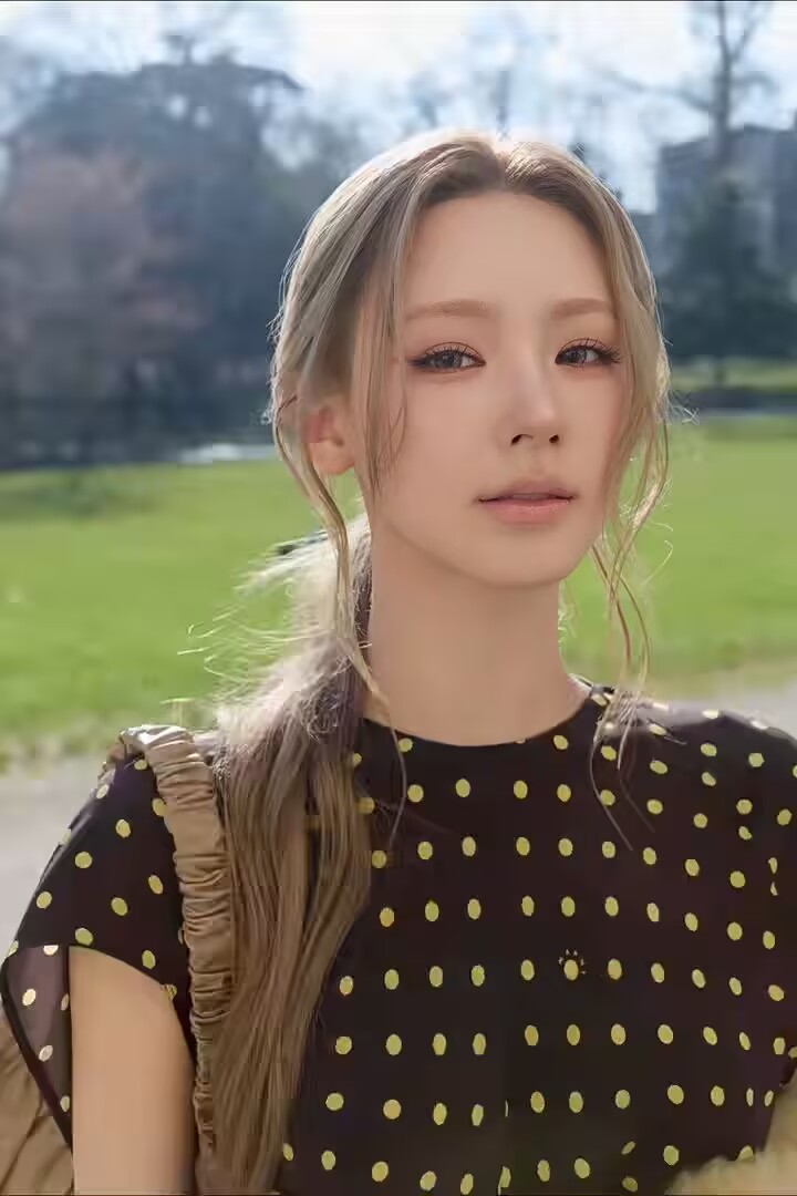 blossomdblue_'s tweet photo. ⠀⠀

       𓂃 ݁ ⭒ 𝓤ne belle journée au parc. ♡  

⠀ https://t.co/eyD2tiJiCk