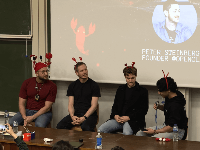 flock_io_korea's tweet photo. 어제 @imperialcollege 에서 열린 UK AI Agent Hackathon은 정말 역대급이었습니다!

@steipete, @Thom_Wolf, @davidgelberg 가 함께한 최고 수준의 파이어사이드 챗에 참여했고, @ysiu 가 블록체인이 어떻게 진짜 에이전트형 AI를 구동하는지에 대해 이야기하는 걸 들을 수 있었습니다. 또한 FLock의 @YifanX 가 “AI Agents for Good” 키노트를 진행했습니다.

이 자리를 만들어준 @mingthemerxiles @iamxxhe @iclblockchain @imperialaisoc 팀에 큰 박수를 보냅니다.