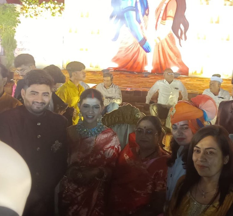 AaradhnaSolank2's tweet photo. विगत रात्रि बुरहानपुर में खंडवा सांसद श्री @GyaneshwarBJP जी के सुपुत्र चिरंजीव जय पाटिल के आशीर्वाद समारोह में शिरकत कर नवविवाहित दंपति को सुखमय, मंगलमय एवं समृद्ध दांपत्य जीवन की हार्दिक शुभकामनाएं प्रेषित कीं । https://t.co/3zeVrAtLRq