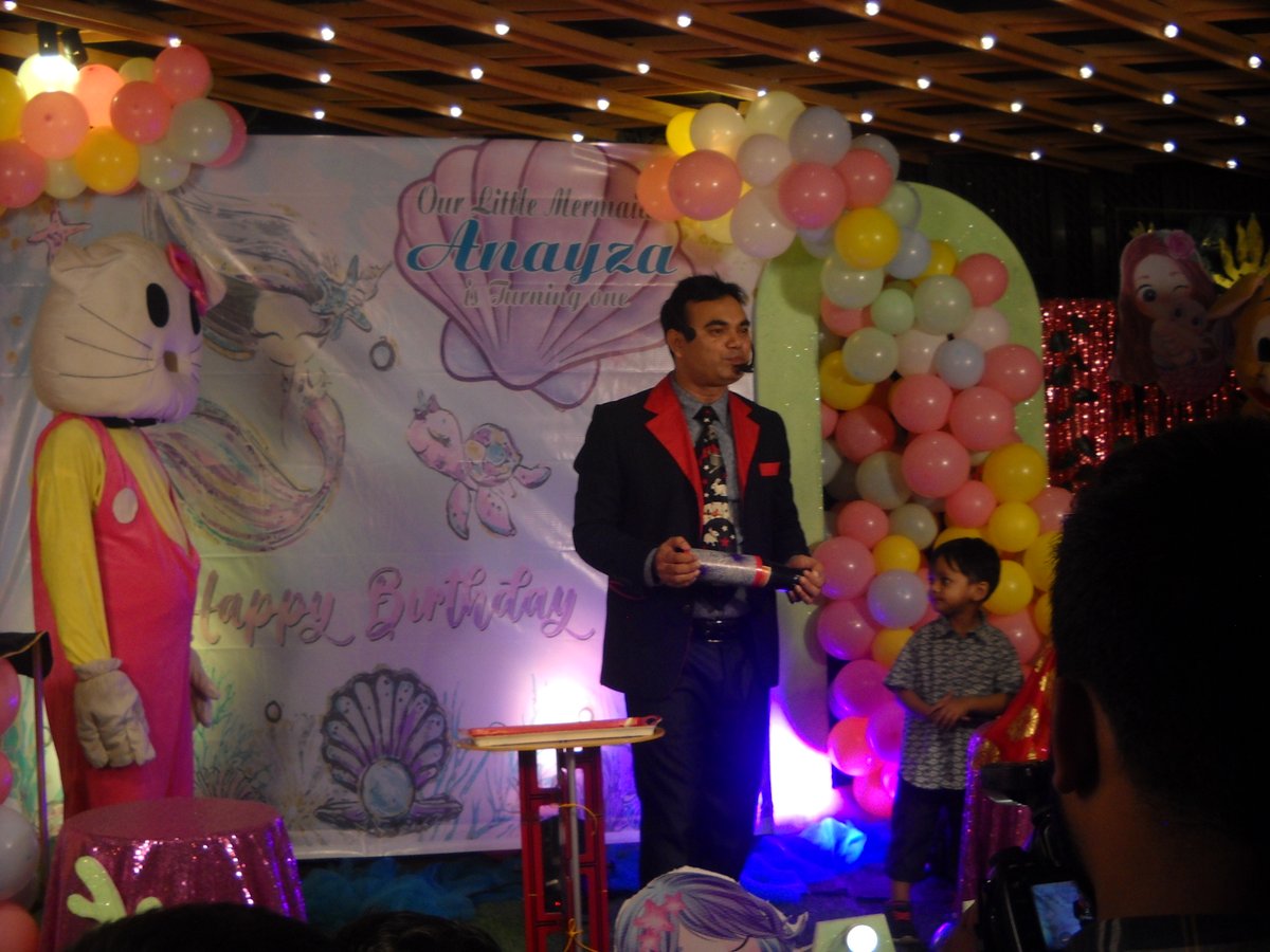 magiceventbd's tweet photo. đšEnjoy theme base Magic Show with Omar Sharif, one of the famous & most handsome Magician in Bangladeshđ§đŠ
đTo know more search Google:- Magic Event/ Magician in Dhaka/ Famous Magician Dhaka/ Birthday party best Magician BD.
#BestFamous #OmarSharif #MagicianDhaka #MagicianBD https://t.co/aWsK2PXbsQ