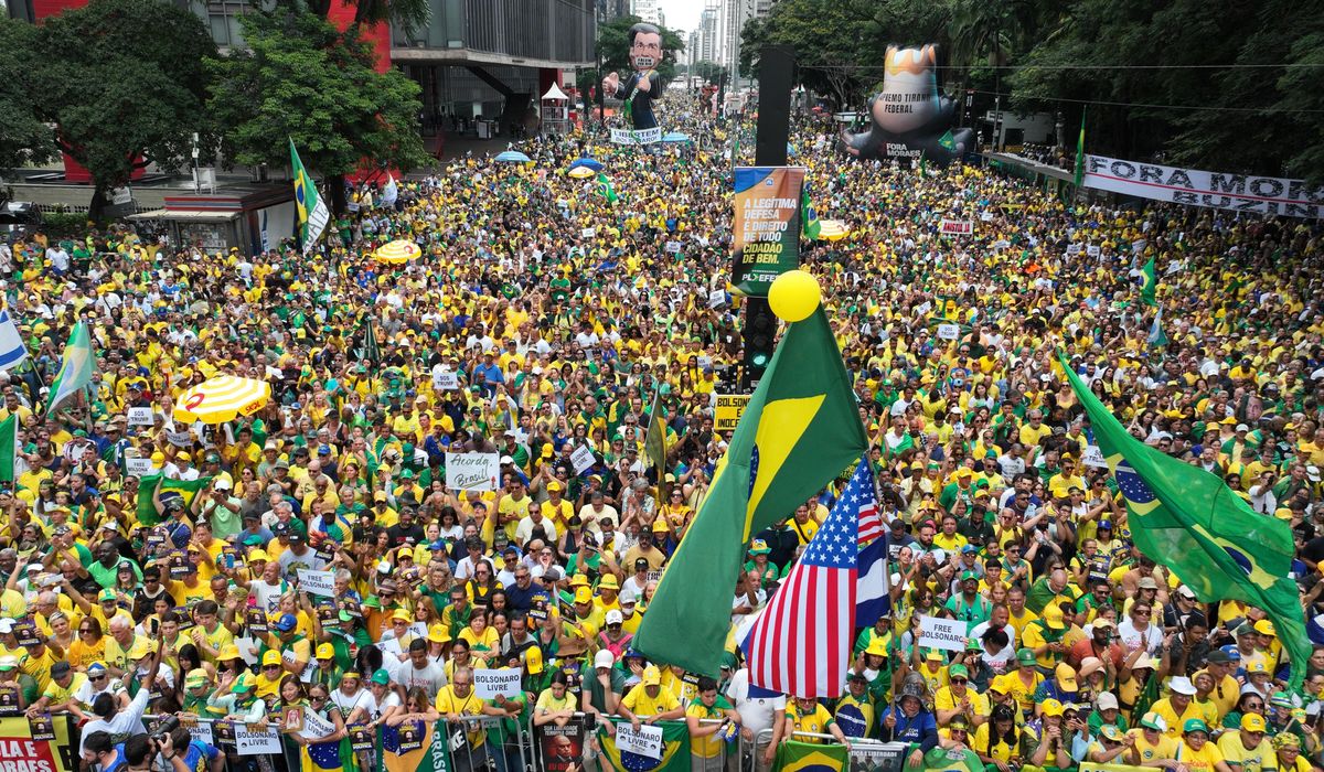 Supporters of Brazil’s Bolsonaro rally across Brazil against Lula

trib.al/ximC4K2