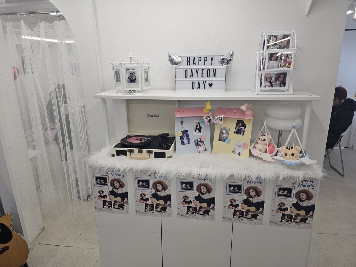 Shineting1112's tweet photo. 호또코히
봄날같은 다연이를 담은 카페네요
#햇살같은_요니의_멜로디
#SpringMelody_with_Dayeon https://t.co/ObHwg1qtCL
