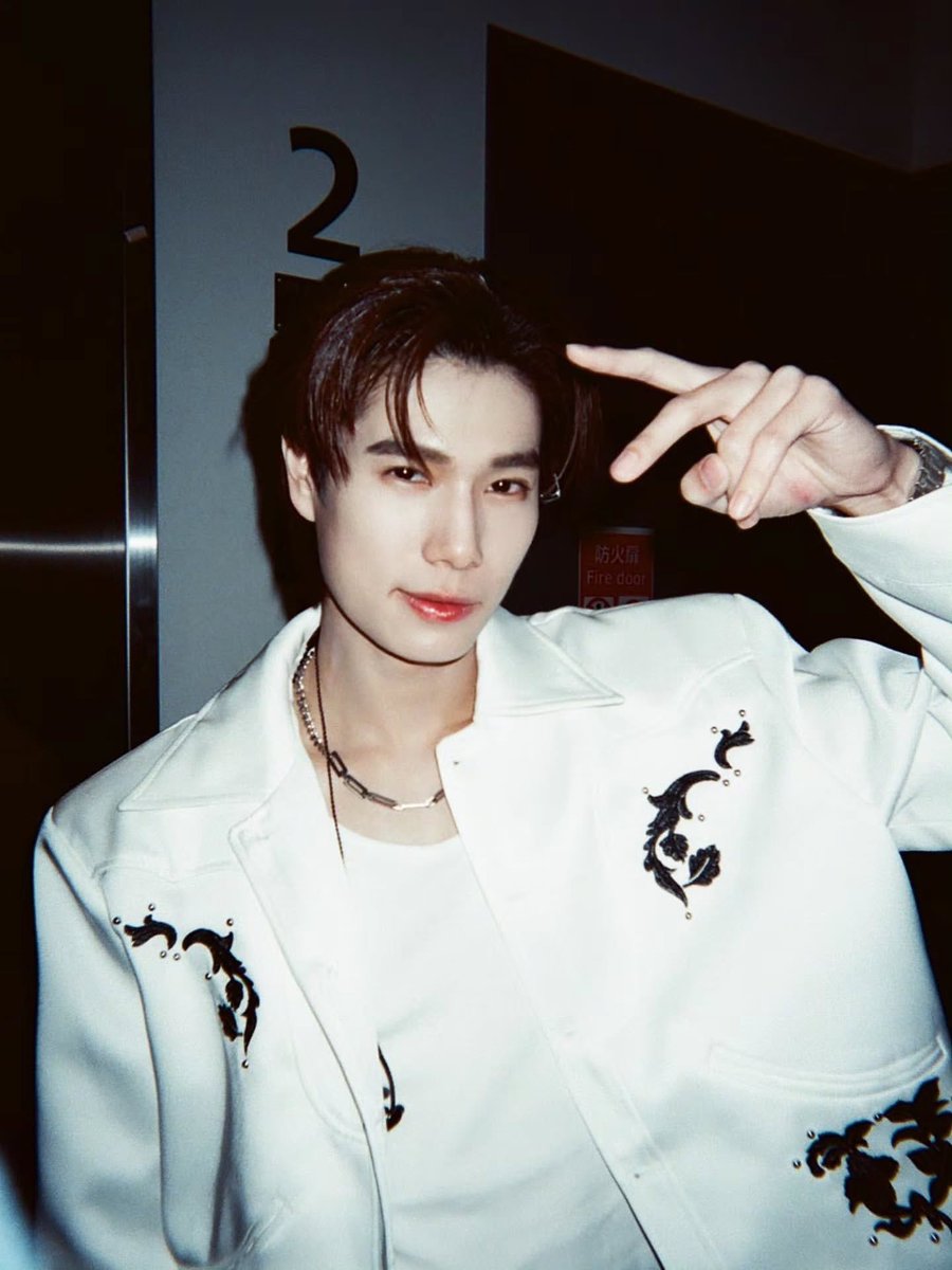 เตร็ดเตร่หาของกินย่าน ginza เพราะ mai gin ja hiw zo

IG : skywongravee

❥<a href="/phuwintang/">phuwintang</a>🍯

2MAR JourneyWith PHUWIN

#phuwintang
#winniethephu